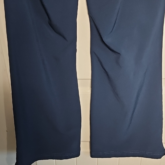 Carhartt XS Scrub Bottoms with Green Drawstring - Picture 11 of 14